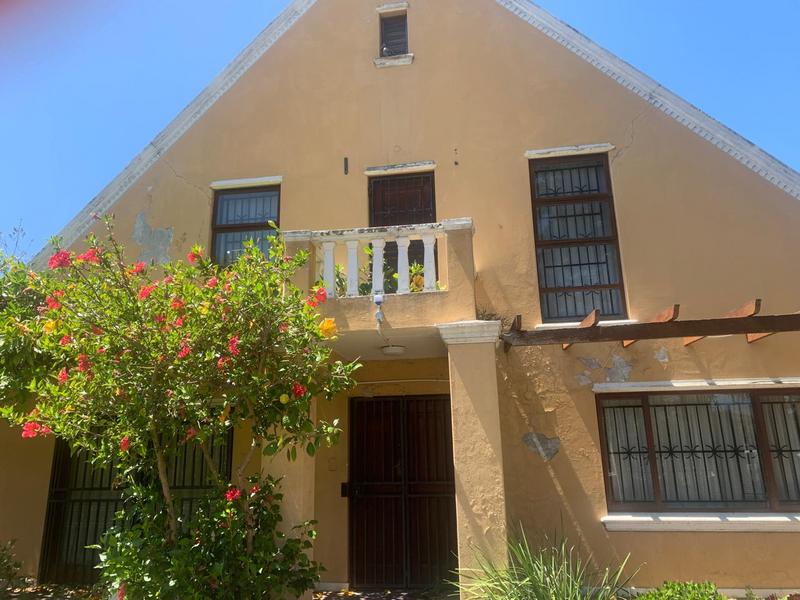 6 Bedroom Property for Sale in Grassy Park Western Cape